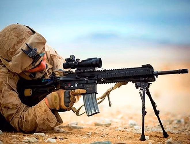 Do được phát triển dựa trên AR-15 nên súng HK416 có ngoại hình khá giống M4 và M16 của Mỹ. Điều này giúp các binh sĩ đặc nhiệm có cảm giác quen thuộc khi sử dụng vũ khí mới.