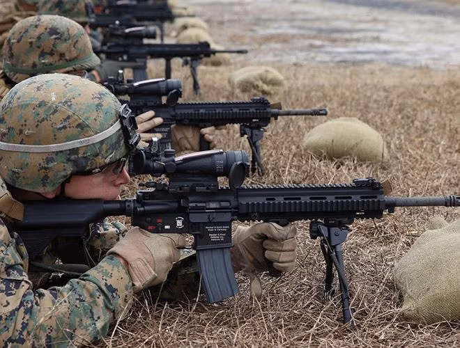 HK416 sử dụng cơ cấu trích khí kiểu piston ngắn, tương tự như trên súng trường G36 của Đức