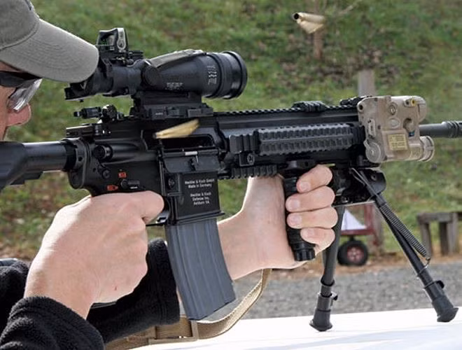 Sự khác biệt chính của HK416 so với M4 của Mỹ là cơ cấu trích khí.