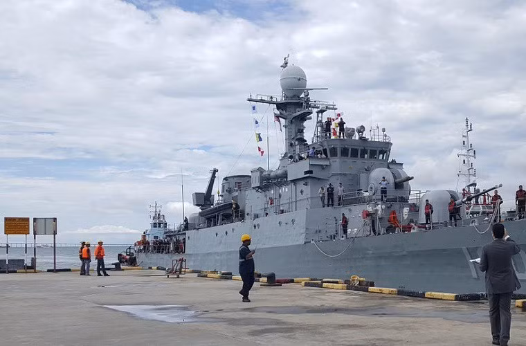 Nếu như sóng sonar chủ động thường được sử dụng để xác định địa hình, địa vật hoặc vật cảnh dưới đáy biển thì sonar bị động sẽ thường được sử dụng để tìm tàu bè đối phương, bất luận là tàu mặt nước hay tàu ngầm. Nguồn ảnh: BHQ.