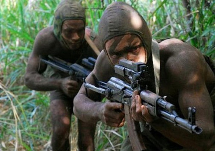Với những "người thầy Việt Nam", đặc nhiệm Cuba đã có trang bị và kỹ năng ngụy trang tương tự mặc dù vóc dáng của binh lính nước bạn thường cao lớn hơn. Nguồn ảnh: Forces.