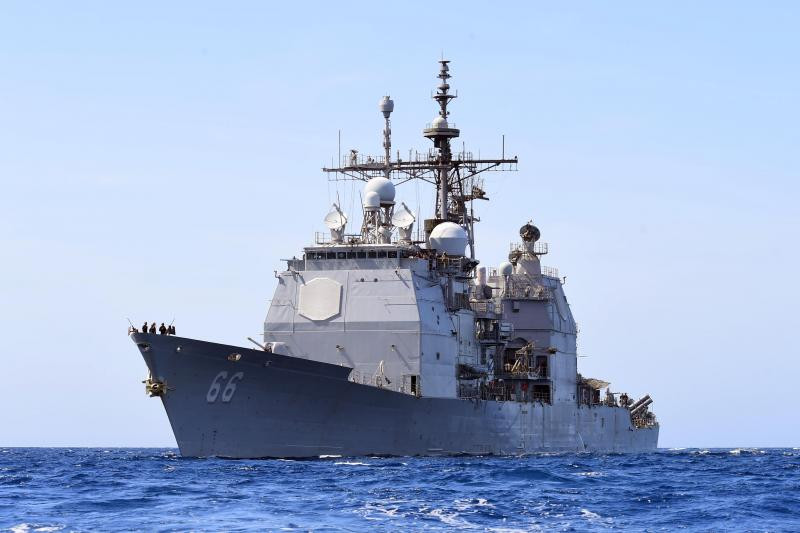 Được hạ thuỷ từ năm 1990, tới nay tàu USS Hue City đã trải qua gần 30 năm tuổi và dự kiến quá trình nâng cấp sâu lần này sẽ giúp tàu tuần dương hạm này có đủ khả năng tác chiến trong ít nhất 20 năm tới. Nguồn ảnh: Pinterest.