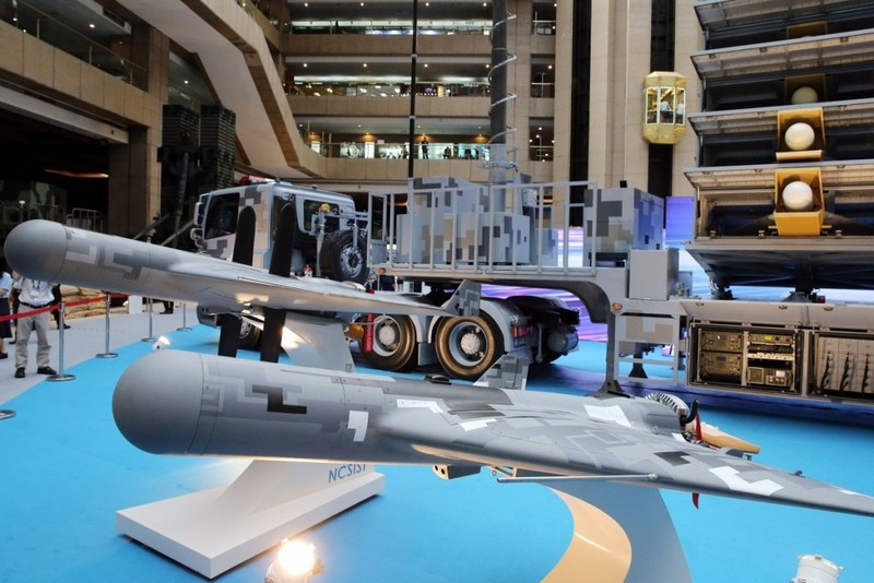 Hiện phía nhà sản xuất vẫn bảo mật thông tin của Chien Hsiang, nhưng giới phân tích dự đoán nó là sự học hỏi loại UAV tự sát Harpy của Israel.