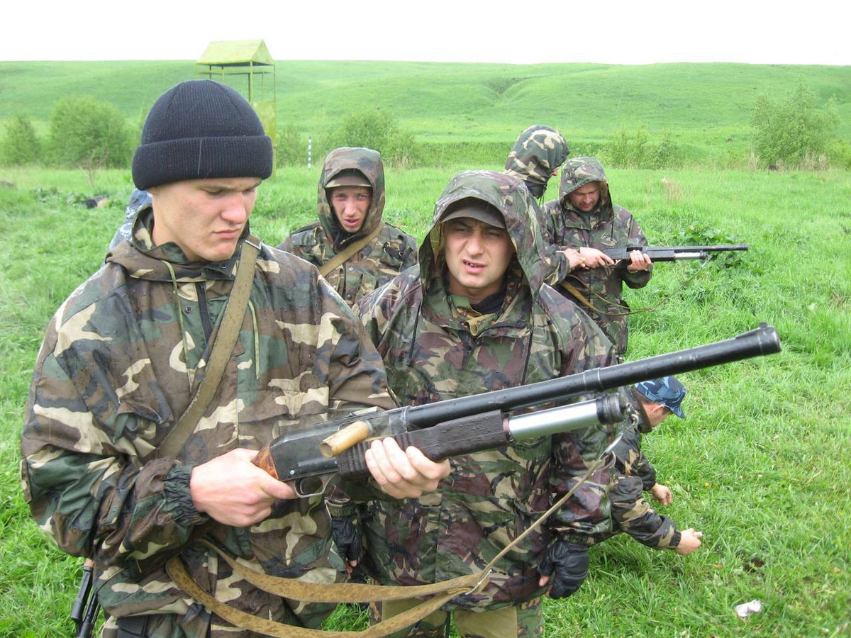 Shotgun KS-23 có chiều dài tổng thể 1040mm, trong đó chiều dài nòng súng chiếm tới gần 50%, lên tới 510mm. Súng sử dụng cỡ đạn 23x75mmR. Nguồn ảnh: Pinterest.