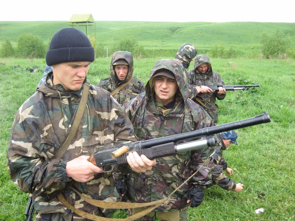 Shotgun KS-23 có chiều dài tổng thể 1040mm, trong đó chiều dài nòng súng chiếm tới gần 50%, lên tới 510mm. Súng sử dụng cỡ đạn 23x75mmR. Nguồn ảnh: Pinterest.