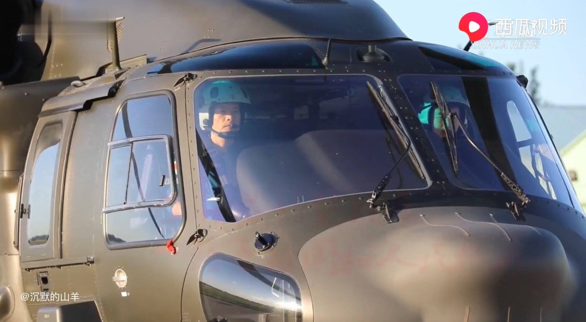 Sở dĩ Trung Quốc có thể phát triển được dòng phiên bản nhái gần như hoàn hảo này là do sau khi Hong Kong được Anh trả về Trung Quốc, Bắc Kinh đã tịch thu luôn những chiếc S-70 đang phục vụ cho hoạt động cứu hộ, cứu nạn của Hong Kong. Nguồn ảnh: QQ.