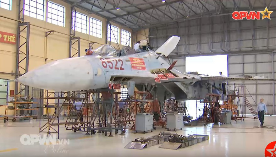 Việc bảo dưỡng, đại tu, sửa chữa lớn của các chiến đấu cơ Su-27SK được thực hiện tại nhà máy A32 - nơi được coi là bệnh viện của tiêm kích Su-27. Nguồn ảnh: QPVN.