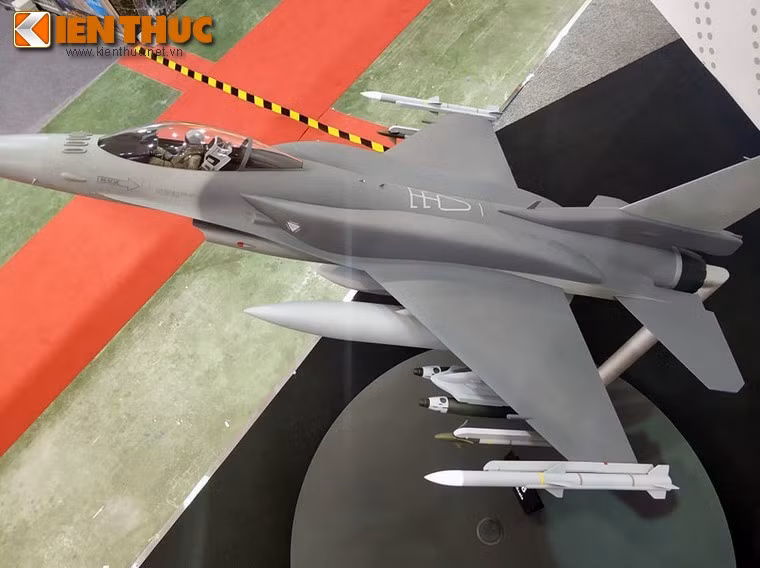 Phiên bản chiến đấu cơ F-16V Block 70/72 là phiên bản hiện đại nhất của dòng F-16 tính tới thời điểm hiện tại, được trình làng từ năm 2012 và tới nay đã hoạt động trong biên chế của nhiều quốc gia trên thế giới.