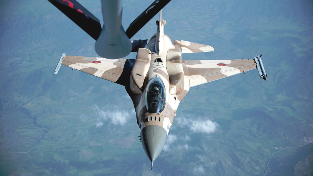 Đặc biệt, F-16 hoàn toàn có khả năng triển khai vũ khí hạt nhân với việc tương thích với hai loại bom hạt nhân phổ biến nhất Mỹ từng sử dụng trong lịch sử đó là B61 và B83. Nguồn ảnh: Lockheedmartin.