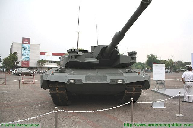 Quân đội Indonesia đã đặt hàng tổng cộng 103 chiếc xe tăng Leopard 2A4 từ Đức. Đây đều là loại xe tăng cũ đã từng qua sử dụng và sau khi cải biên, các xe tăng này được mang định danh Leopard 2RI (viết tắt của "Cộng hòa Indonesia"). Nguồn ảnh: Pinterest.
