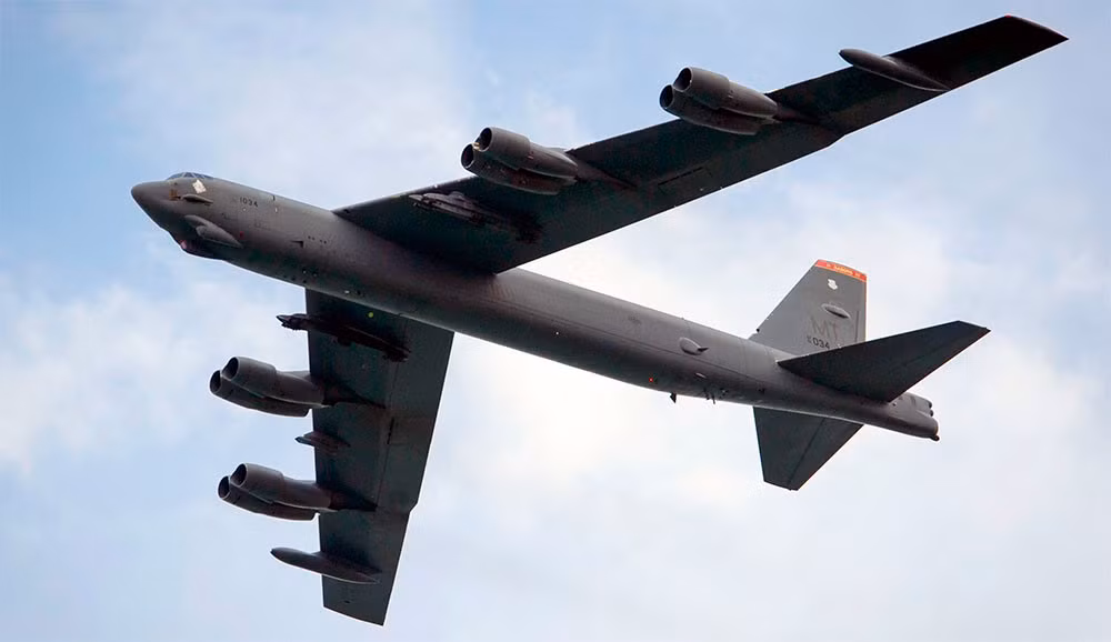 Mỹ và các đồng minh NATO thường xuyên điều oanh tạc cơ, trinh sát cơ và máy bay không người lái tiếp cận biên giới Nga ở khu vực biển Baltic và Biển Đen.