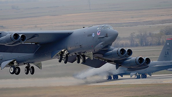 Ngày nay, việc xuất hiện các máy bay chiến đấu tàng hình và tên lửa hành trình, cục diện tác chiến của không quân Mỹ đã đổi khác.