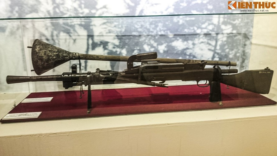 Các loại thiết giáp, xe tăng được Pháp mang sang Việt Nam khi tái xâm lược Đông Dương đều là các loại hạng nhẹ để giảm chi phí vận chuyển trên biển. Vây nên bom ba càng có thể hạ gục gần như mọi loại thiết giáp của Pháp ở nước ta thời điểm này. Nguồn ảnh: QPVN.