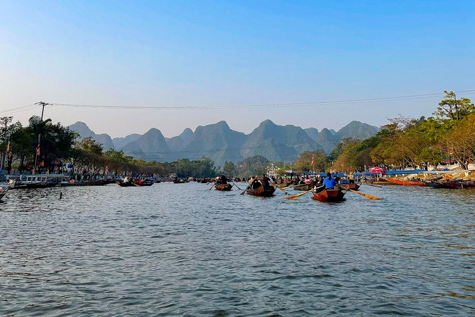 Hom nay khai hoi chua Huong, nhieu diem dac biet du khach can luu y