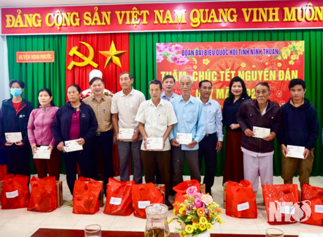 Chu tich VUSTA Phan Xuan Dung chuc Tet tai Ninh Thuan