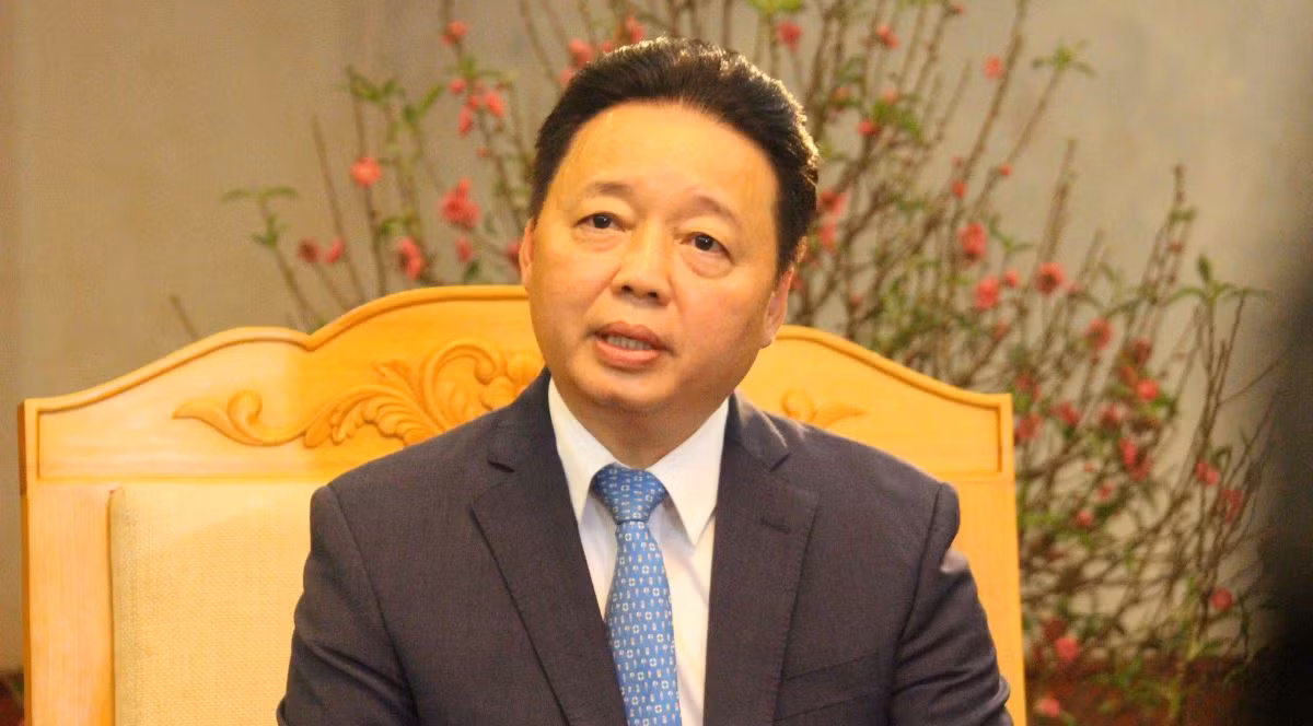 01/2011 – 01/2016: Ông là Ủy viên dự khuyết Ban Chấp hành Trung ương Đảng; Ủy viên Ban Chấp hành Đảng bộ Khối các cơ quan Trung ương; Ủy viên Ban cán sự Đảng, Bí thư Đảng ủy, Thủ trưởng cơ quan Bộ, Thứ trưởng Bộ Tài nguyên và Môi trường.