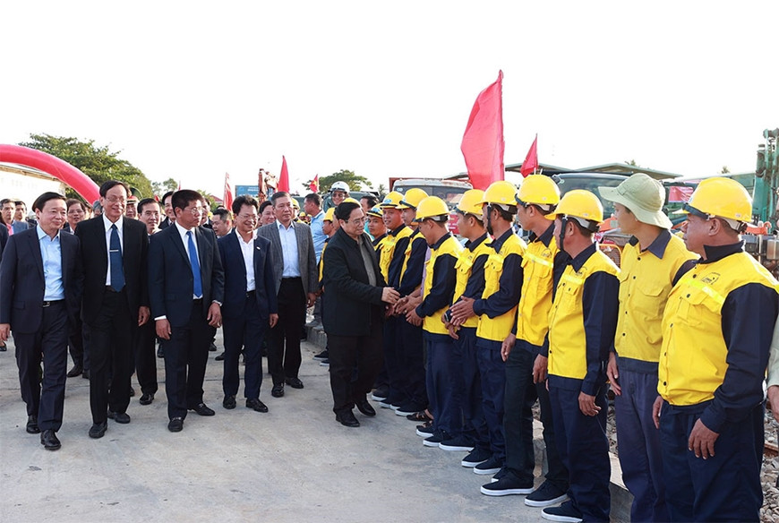 Thủ tướng phát động triển khai dự án cải tạo tuyến đường sắt đoạn Nha Trang - Sài Gòn - Hình 2 Thu tuong phat dong trien khai du an cai tao tuyen duong sat doan Nha Trang - Sai Gon-Hinh-2