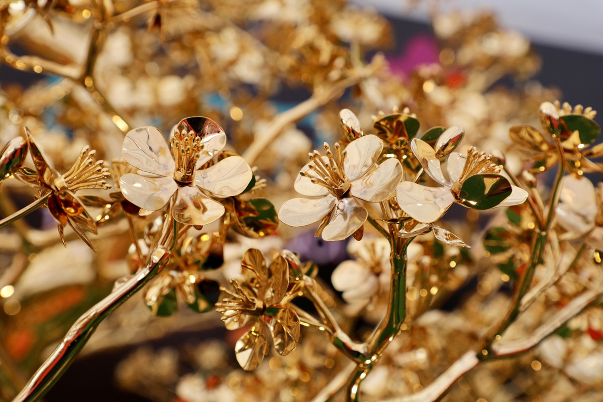 Mỗi bông hoa mai gồm 5 cánh đại diện cho những điều tốt đẹp nhất trong cuộc sống là: Hạnh phúc, may mắn, trường thọ, thành công và hòa bình.