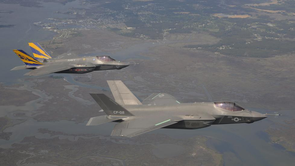 Cuộc diễn tập Allied Sky diễn ra ngày 28/8, trong đó biên đội 6 oanh tạc cơ chiến lược B-52H Mỹ bay qua không phận 30 quốc gia thành viên NATO. 4 máy bay thuộc Không đoàn ném bom số 4 bay đơn lẻ trên bầu trời châu Âu, trong khi hai chiếc còn lại bay theo biên đội tại Mỹ và Canada.