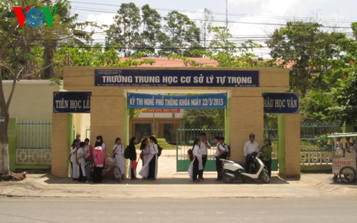 Trường THCS Lý Tự Trọng.
