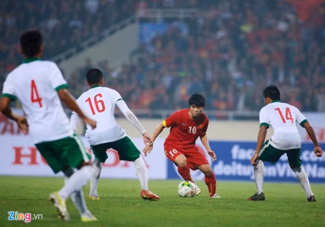 Công Phượng là cầu thủ duy nhất trong đội hình U23 Việt Nam được HLV Miura cho phép đi bóng và xử lý bóng nhiều chạm.