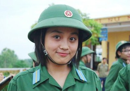 Cac truong khoi quan doi tuyen bao nhieu thi sinh nu?