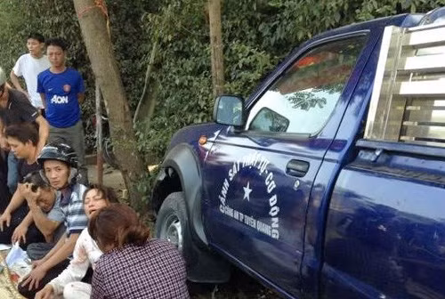 6. Xe cảnh sát tông chết 2 người đi bộ. Ngày 23/2, thông tin từ Công an tỉnh Tuyên Quang cho biết vừa ra Quyết định khởi tố vụ án liên quan đến vụ tai nạn giao thông xảy ra vào chiều 22/2 (tức Mùng 4 Tết Ất Mùi 2015) khiến 2 người đi bộ tử vong.