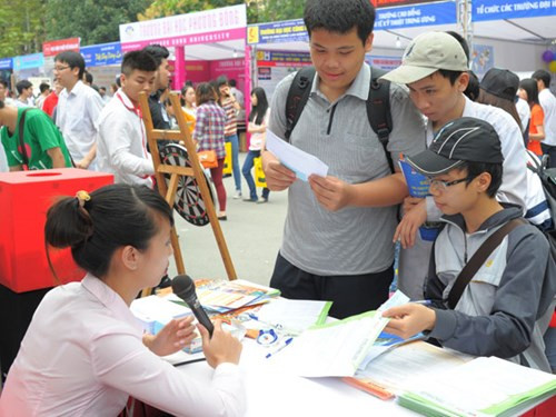 Nhieu truong DH cong bo diem xet tuyen, uu tien tuyen thang