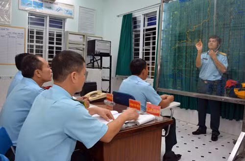 Trạm ra đa 51 thực hiện nhiệm vụ trong quá trình diễn tập. Ảnh: QĐND.