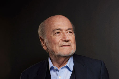 SOC: Cuu chu tich FIFA thua nhan World Cup 2022 “co mui“