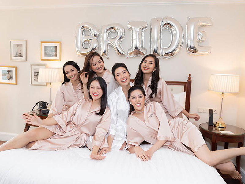 Dàn phù dâu "đẹp nhất hệ mặt trời" trong đám cưới Thúy Vân Dan phu dau