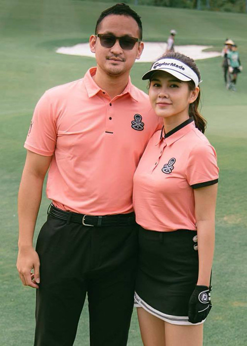 "Anh ấy không muốn tôi phải làm gì một mình cả, luôn dành thời gian bên cạnh tôi", nữ MC xinh đẹp cho hay.