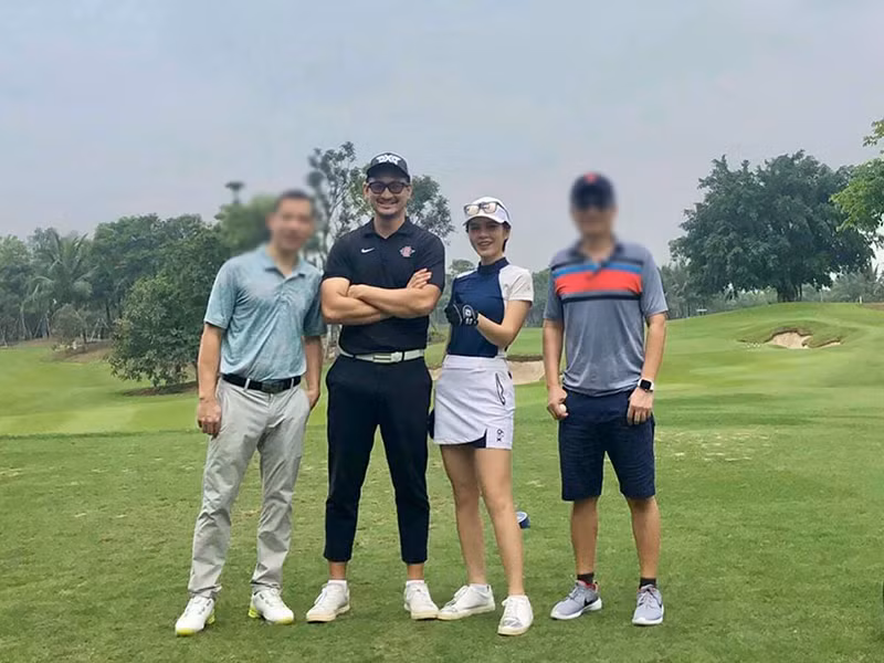 Tháng 3/2020, Thu Hoài công khai hình ảnh bạn trai doanh nhân sau một thời gian hai người bí mật hẹn hò.