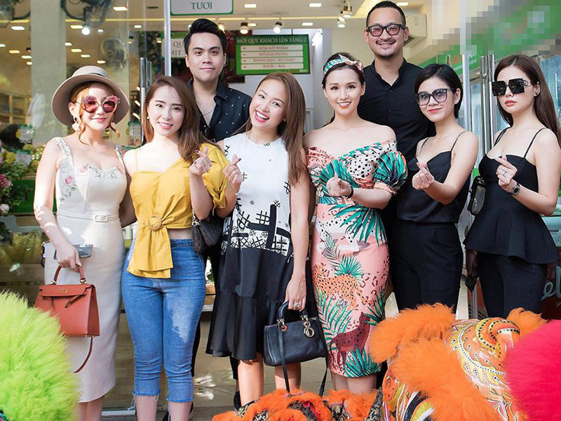 Hoàng Nam có mối quan hệ thân thiết với hội bạn thân của Thu Hoài.