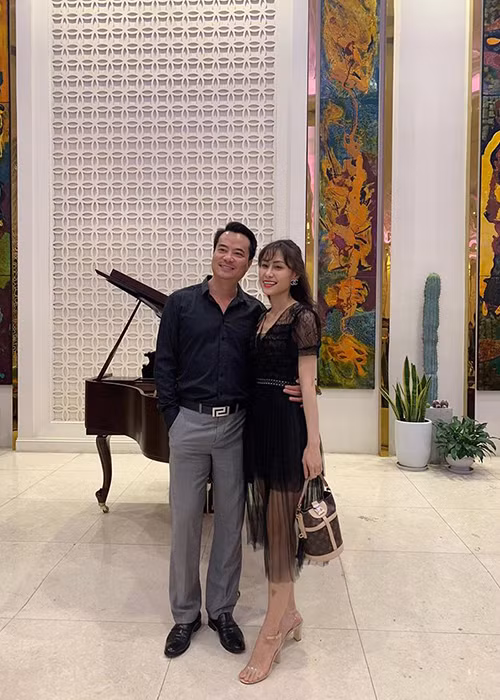 Nhiều lúc Phan Anh muốn bỏ nghề nhưng bà xã của anh vẫn động viên và khuyến khích giữ nghề. Nam diễn viên nói rằng nếu không nhớ có vợ anh sẽ không có vai Tình của ngày hôm nay. Hiện tại, Phan Anh được khán giả chú ý nhờ vai Tình trong "Lựa chọn số phận".