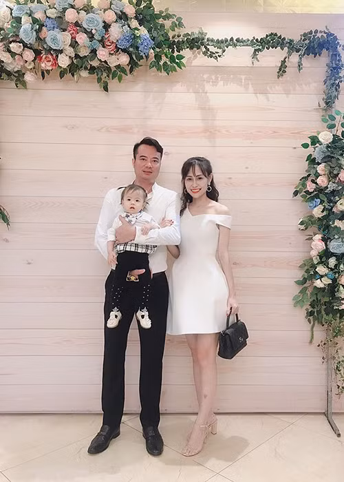 Trên trang cá nhân, Phan Anh thường xuyên đăng tải hình ảnh tổ ấm nhỏ hạnh phúc của mình.