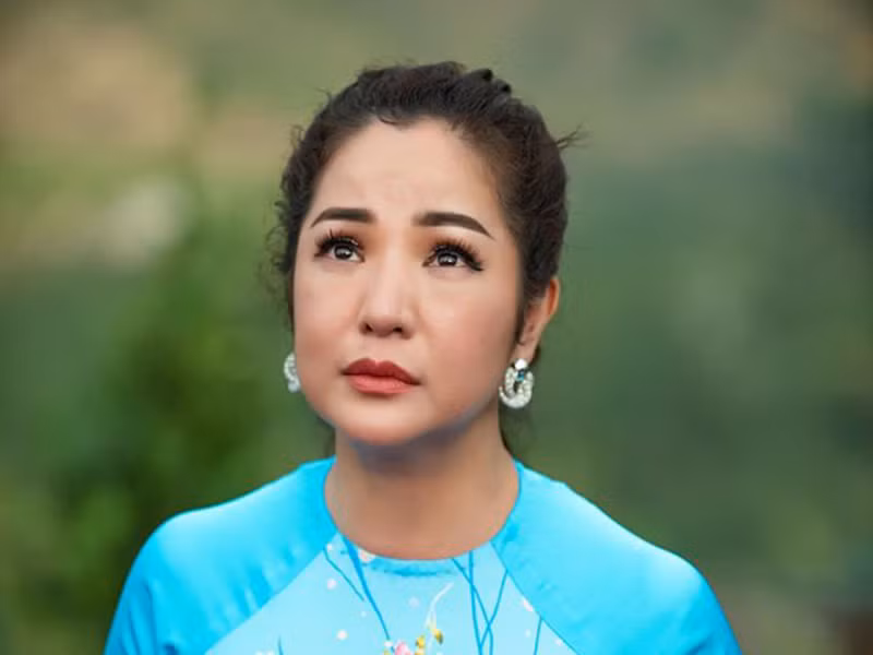 Thúy Nga cảm thấy mệt mỏi khi trở thành nạn nhân của tin đồn ác ý. “Tôi biết họ dùng tên tuổi của mình câu view nhưng cũng không nên bất chấp như thế", cô chia sẻ.