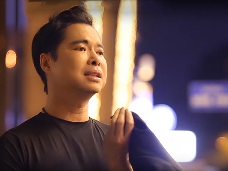 Năm 2015, khi tập trung lo tang lễ cho cha, Ngọc Sơn bất ngờ bị đồn qua đời. Tin đồn khiến nam ca sĩ bức xúc. Ngọc Sơn cho hay, tin đồn khiến người thân, đồng nghiệp và người hâm mộ lo lắng còn tâm trí của anh càng thêm rối rắm. Ảnh: An ninh thủ đô