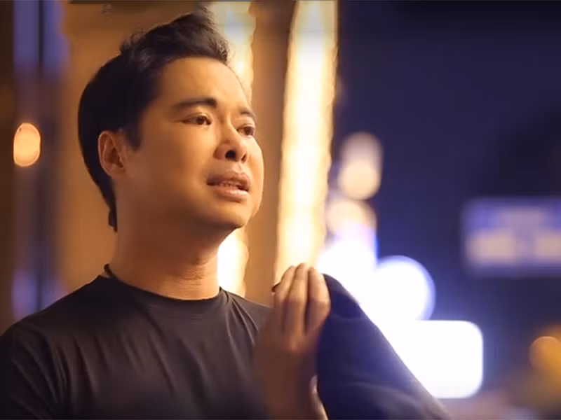 Năm 2015, khi tập trung lo tang lễ cho cha, Ngọc Sơn bất ngờ bị đồn qua đời. Tin đồn khiến nam ca sĩ bức xúc. Ngọc Sơn cho hay, tin đồn khiến người thân, đồng nghiệp và người hâm mộ lo lắng còn tâm trí của anh càng thêm rối rắm. Ảnh: An ninh thủ đô