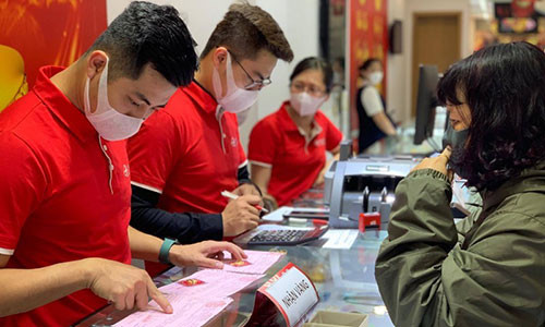 Gia vang hom nay 24/7: Xo do moi ky luc, lap nen dinh cao moi-Hinh-2