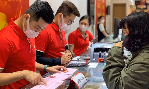 Gia vang hom nay 24/7: Xo do moi ky luc, lap nen dinh cao moi-Hinh-2