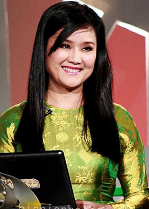 Khán giả “Như chưa hề có cuộc chia ly” ấn tượng với MC Thu Uyên về chất giọng ấm áp, truyền cảm, đôi mắt biết nói cùng những đóng góp của cô dành cho chương trình. Ảnh: Gia đình xã hội