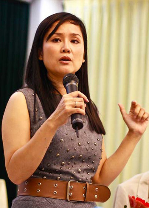 Theo Nhịp sống Việt, MC Thu Uyên sinh năm 1963 trong một gia đình trí thức ở Hà Nội. Cô từng tu nghiệp ở nước ngoài và tốt nghiệp ngành Ngoại giao của Học viện Quan hệ Quốc tế Moscow. Ảnh: Gia đình xã hội