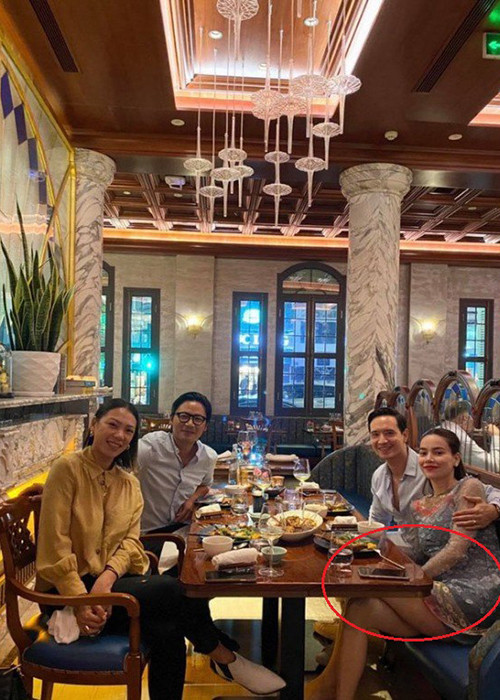 Trong thời gian qua, Hồ Ngọc Hà liên tục để lộ vòng 2 lùm lùm. Ảnh: Vietnamnet