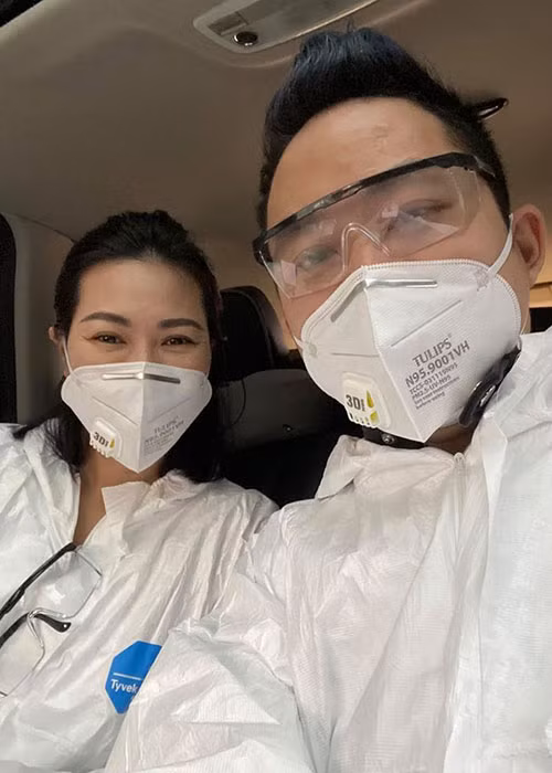 Kỷ niệm 10 năm kết hôn, Tùng Dương gửi lời cảm ơn bà xã đã đồng hành, chia sẻ, đi qua những thăng trầm của cuộc sống cùng anh.