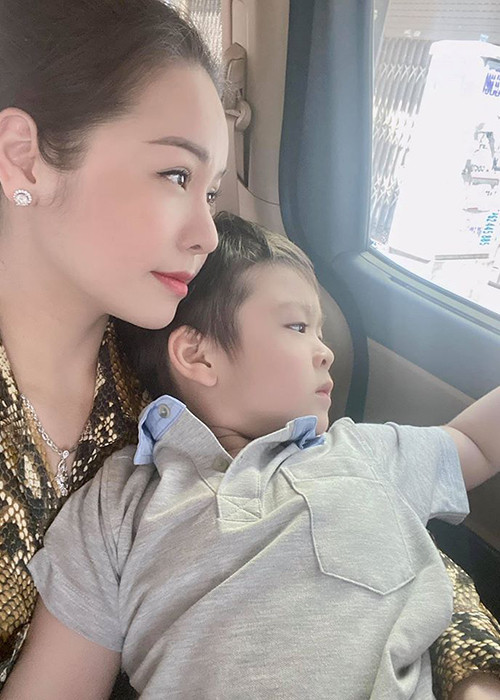 Hồi tháng 3/2020, TAND quận Ninh Kiều chấp nhận yêu cầu thay đổi người trực tiếp nuôi con chung của nguyên đơn, quyết định giao con chung của Bửu Lộc và Nhật Kim Anh cho Nhật Kim Anh trực tiếp chăm sóc.