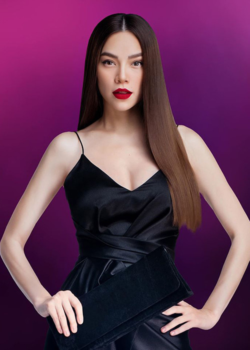 Mang bầu 2 lần, Hồ Ngọc Hà được khán giả tấm tắc khen nhan sắc rạng rỡ.