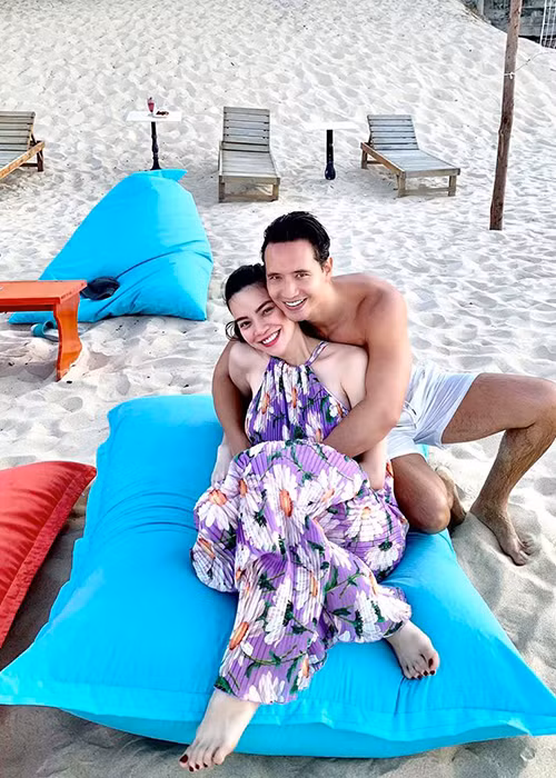 Hồ Ngọc Hà và Kim Lý ngày càng dính như sam. Mới đây, cặp đôi về Quảng Bình nghỉ dưỡng.