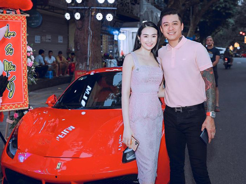 Hồi tháng 2/2020, Tuấn Hưng bức xúc khi bị đồn vợ anh đòi ly hôn do không chịu nổi tính chơi bời của chồng.