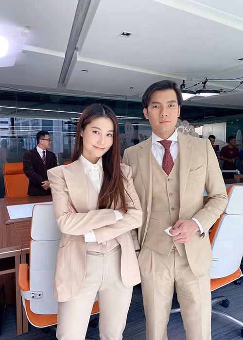 Nhan Phúc Vinh và Diễm My dường như giữ khoảng cách với nhau đằng sau mỗi cảnh quay.